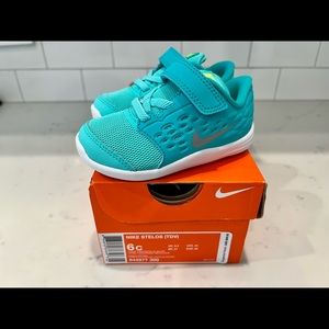 Toddler Nike Stelos